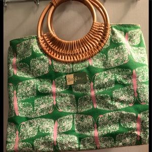Cute Lilly Pulitzer purse! Perfect for summer!